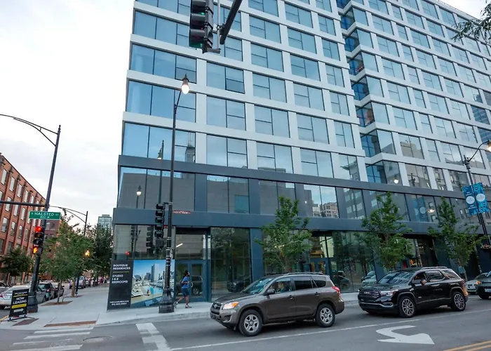 W Loop 1br W Gym Pool In Heart Of Greektown Chi-535 Chicago