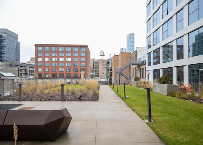 W Loop 1br W Gym Pool In Heart Of Greektown Chi-535 *